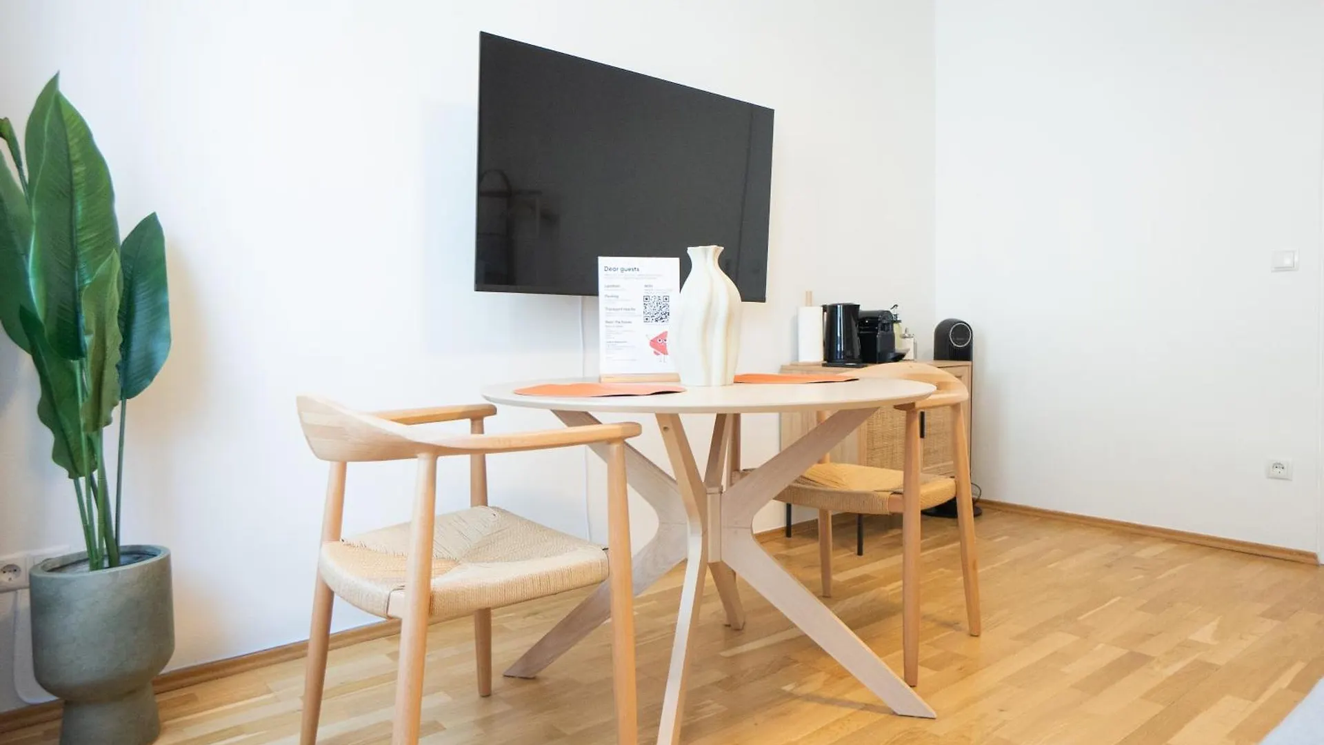 Apartmán Brand New! Selfcheck-In, King Size Bed, Free Wi-Fi Vídeň