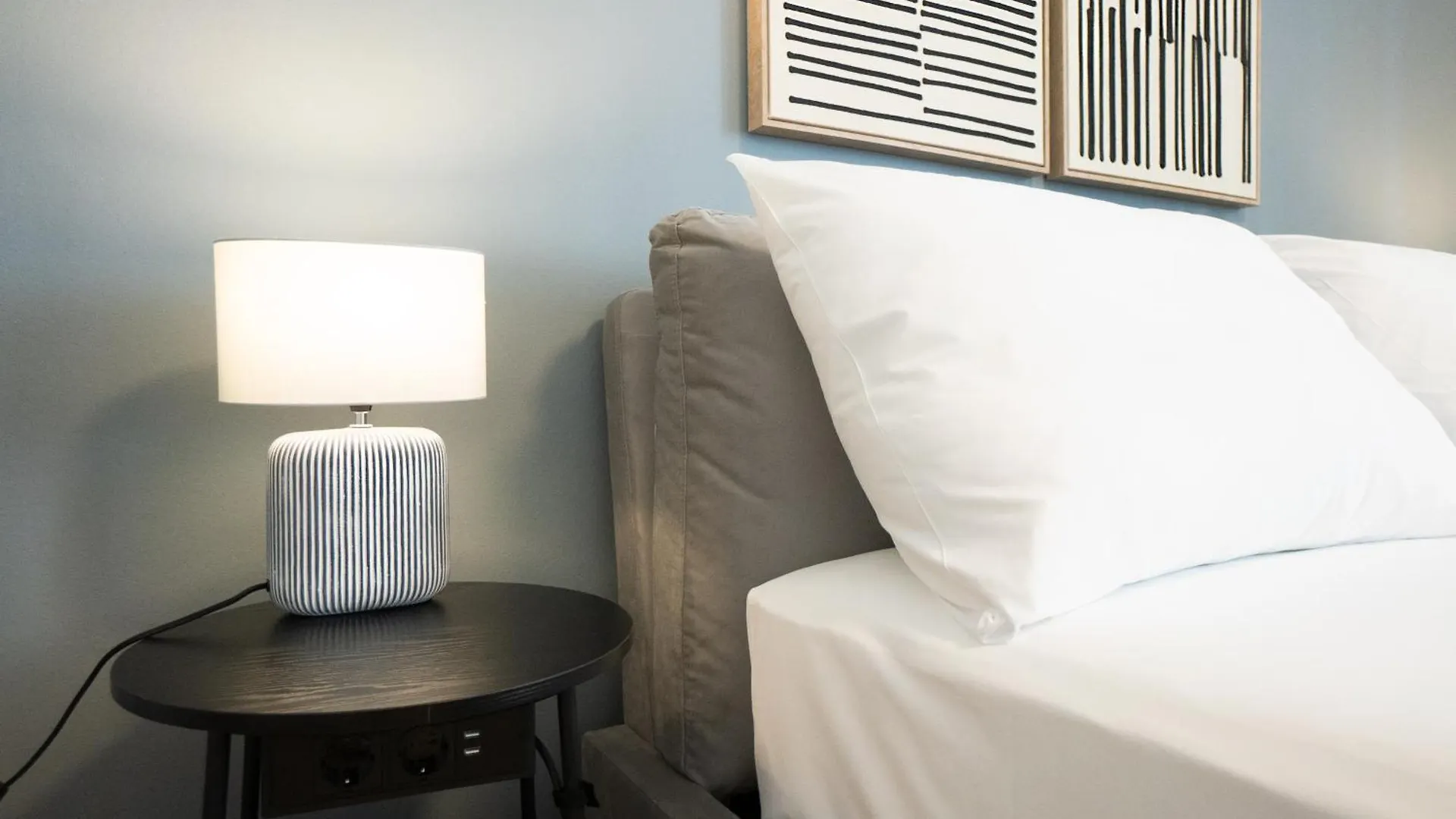 アパート ウィーンBrand New! Selfcheck-In, King Size Bed, Free Wi-Fiアパートメント オーストリア